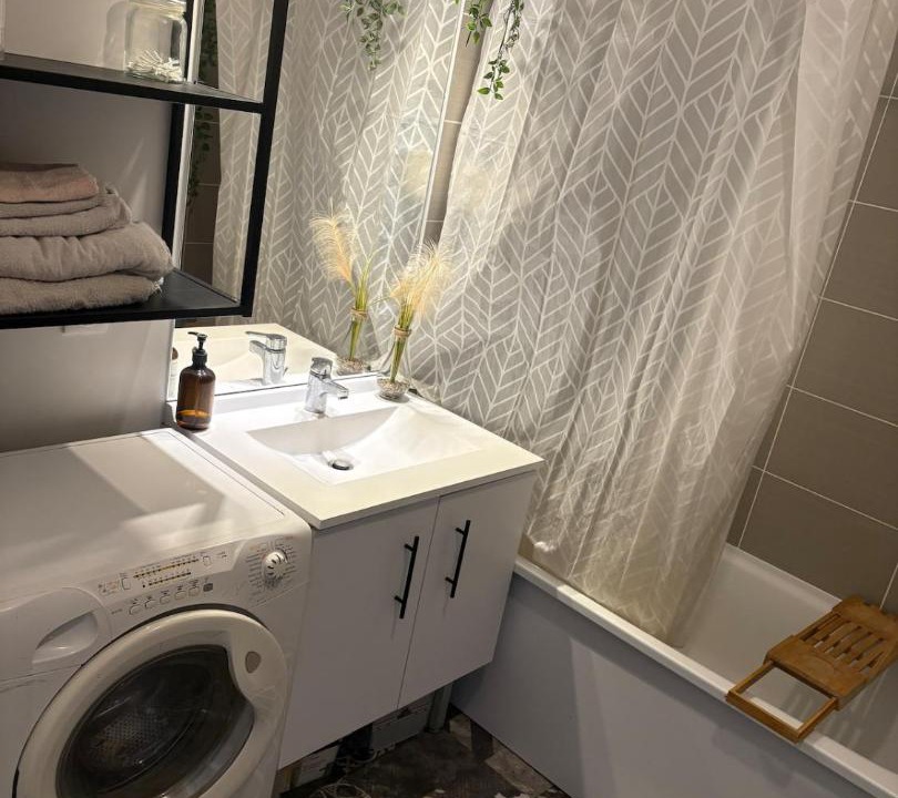 Photo of Bathroom in Le Blanc-Mesnil