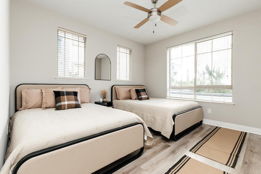 Photo of Bedroom in Warner Center