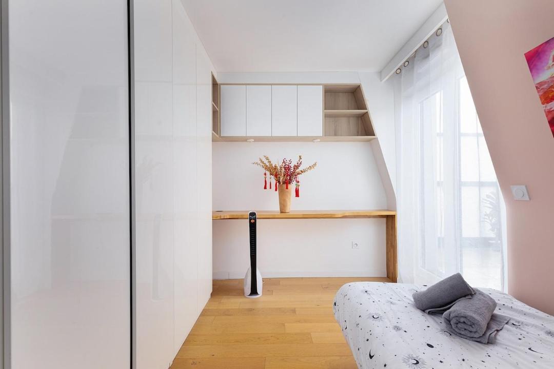 Photo of Bedroom in Clamart