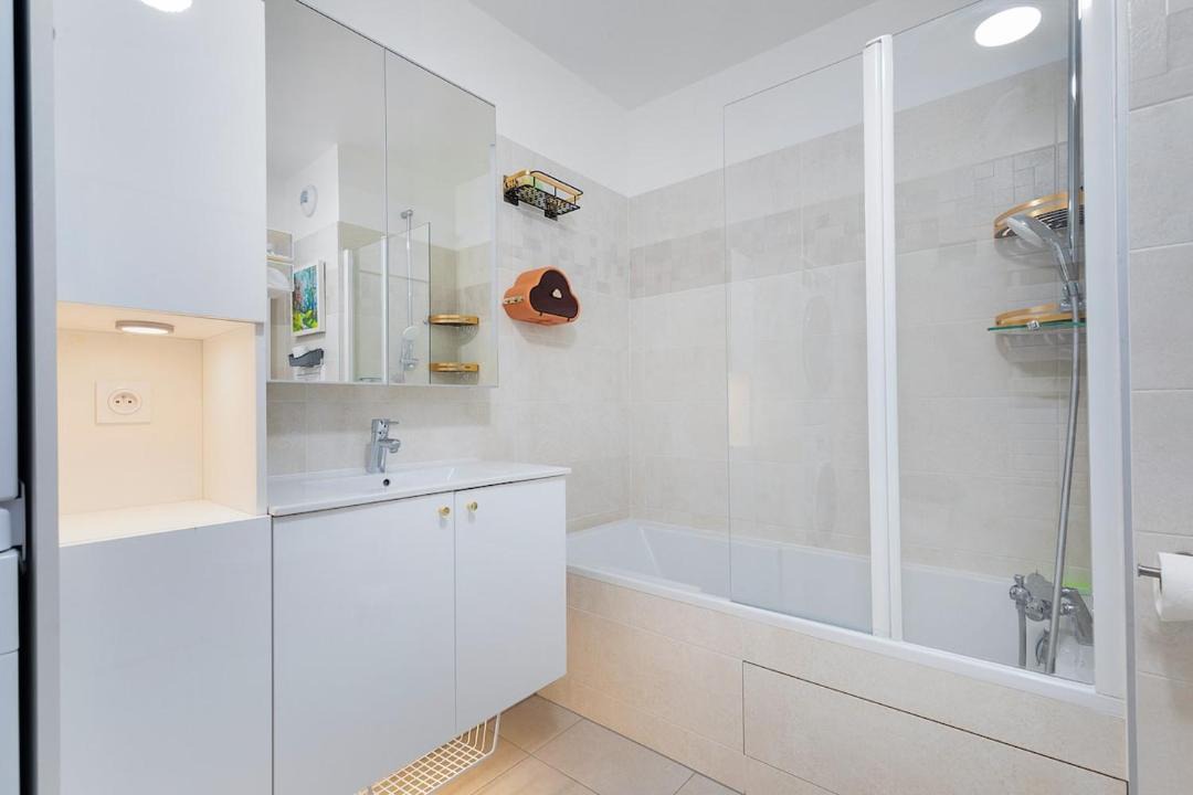 Photo of Bathroom in Clamart