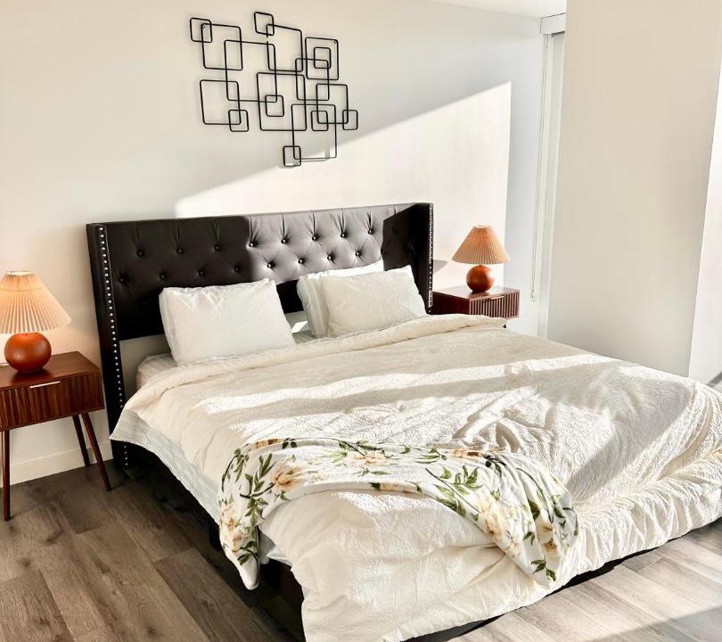 Photo of Bedroom in Wilshire Center