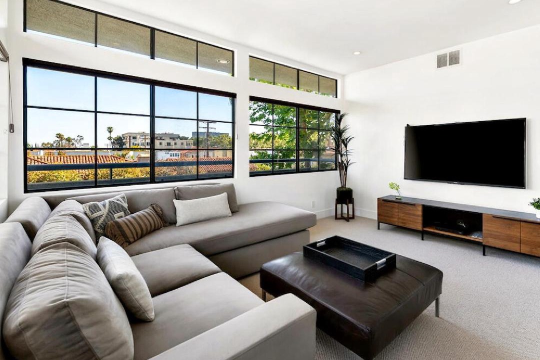 Photo of Livingroom in Beverly Hills