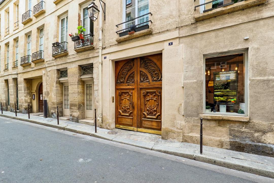 Photo of Others in Marais