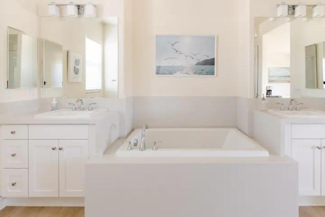 Photo of Bathroom in Harbor Gateway South