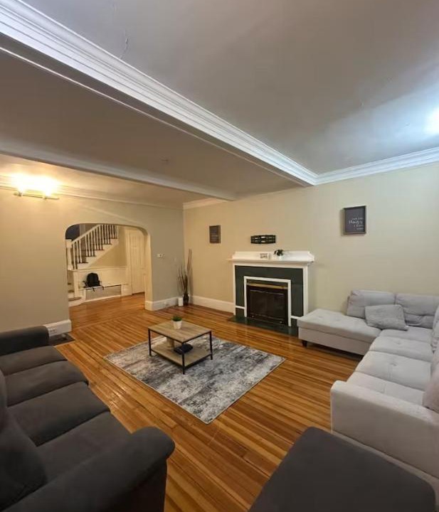 Photo of Livingroom in Cleveland Circle