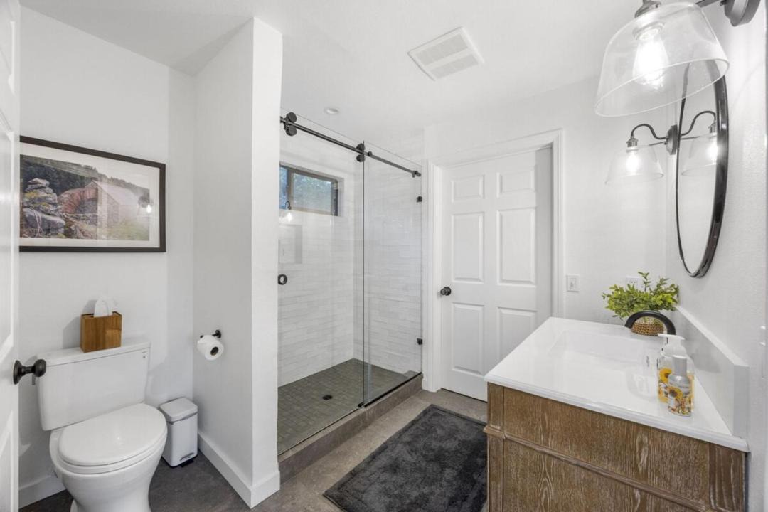 Photo of Bathroom in Meiners Oaks