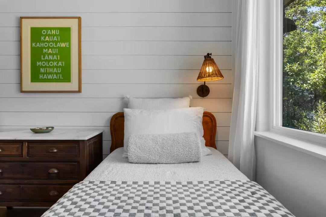 Photo of Bedroom in Meiners Oaks