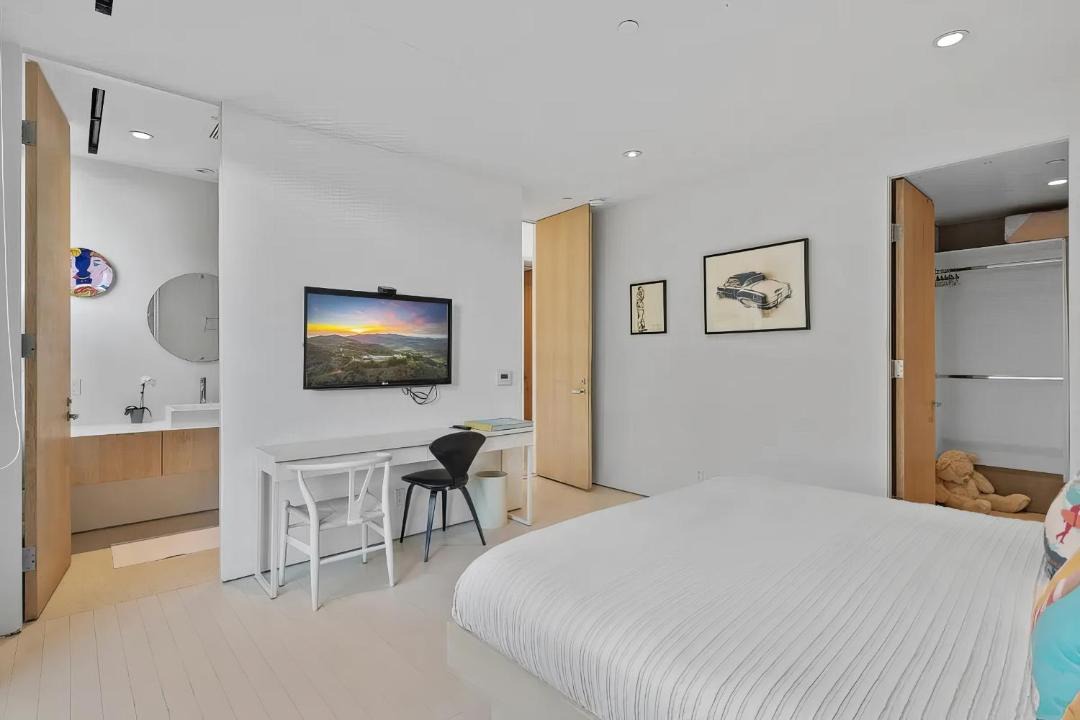 Photo of Bedroom in Malibu