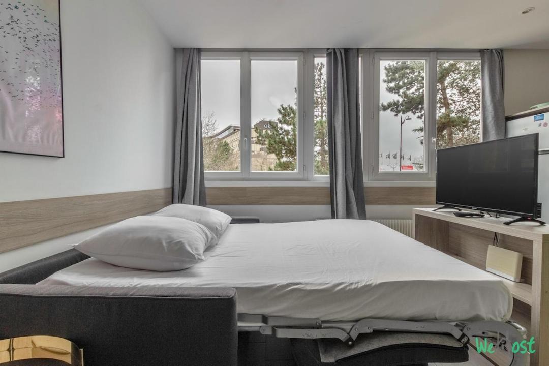 Photo of Bedroom in Vanves