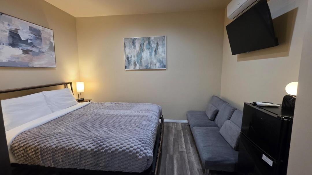 Photo of Bedroom in Beverly Grove
