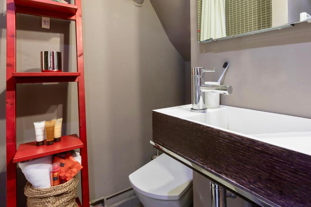 Photo of Bathroom in Quartier du Mail