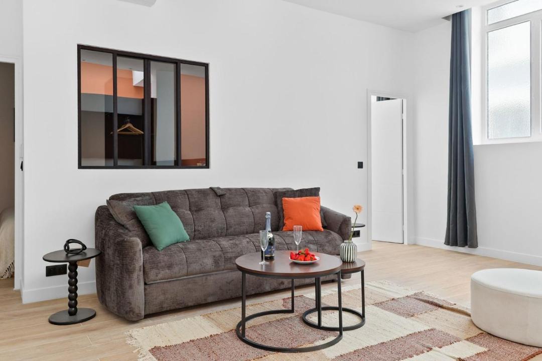 Photo of Livingroom in 15th Arrondissement