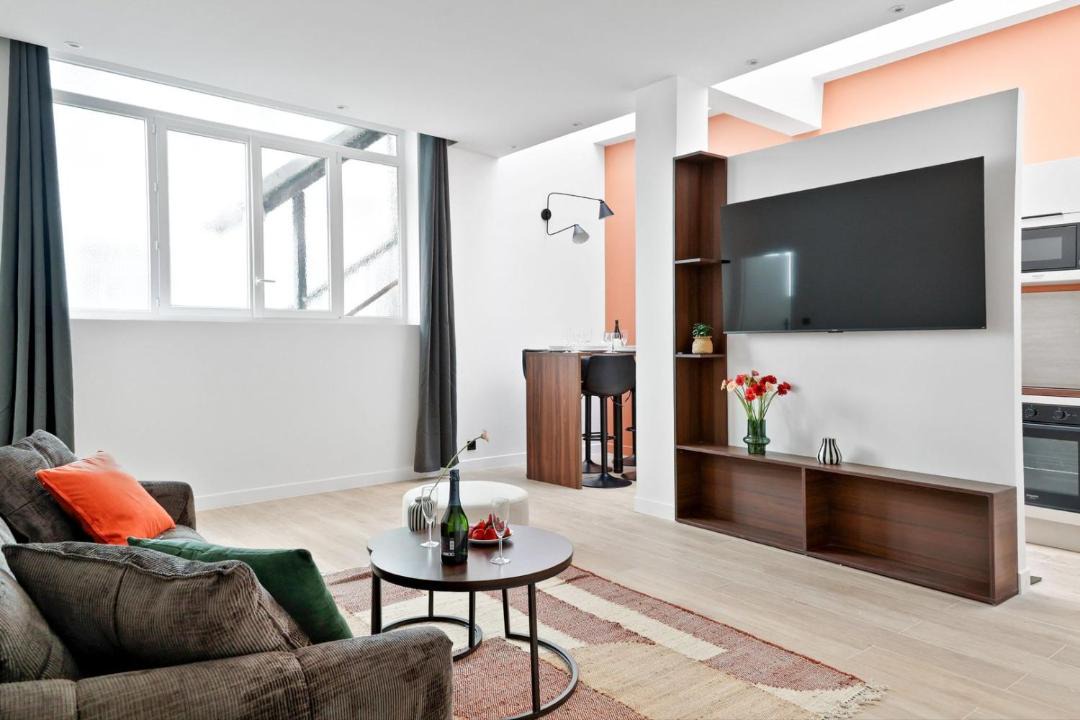 Photo of Livingroom in 15th Arrondissement