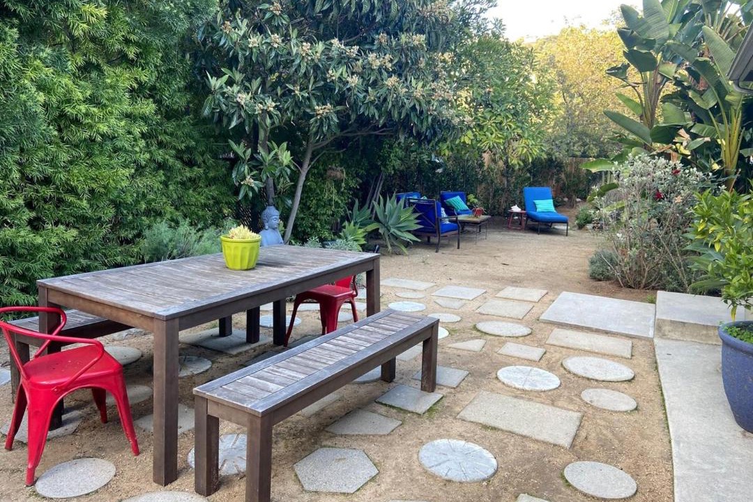 Photo of Others in Hollywood Hills West