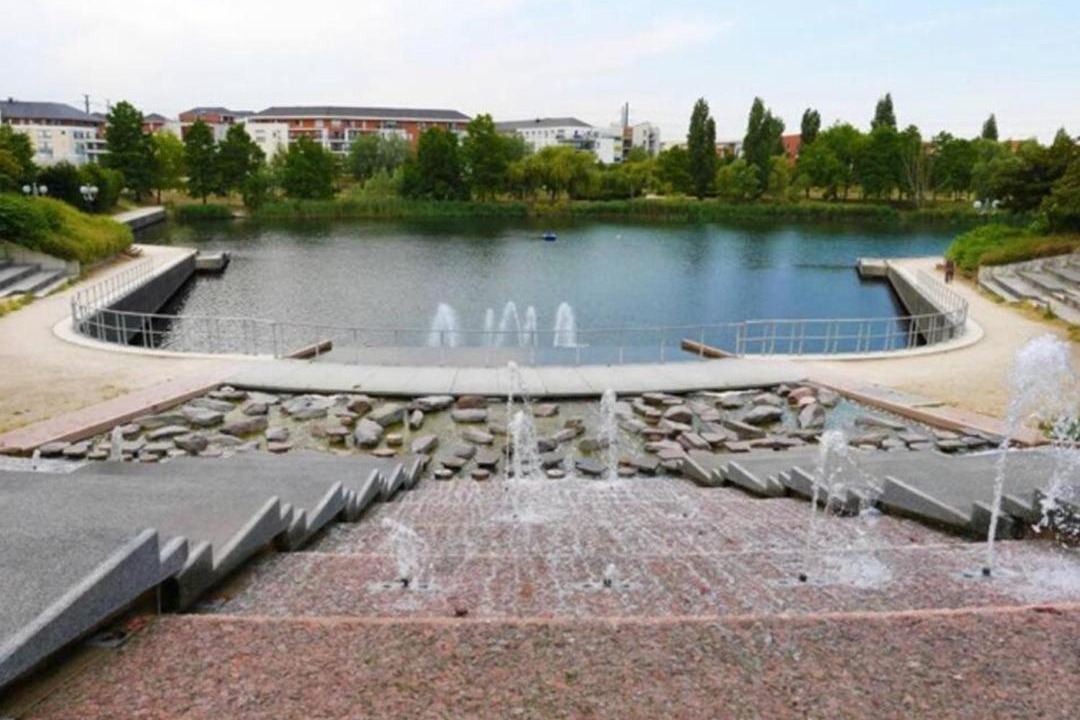 Photo of Others in Front de Lac
