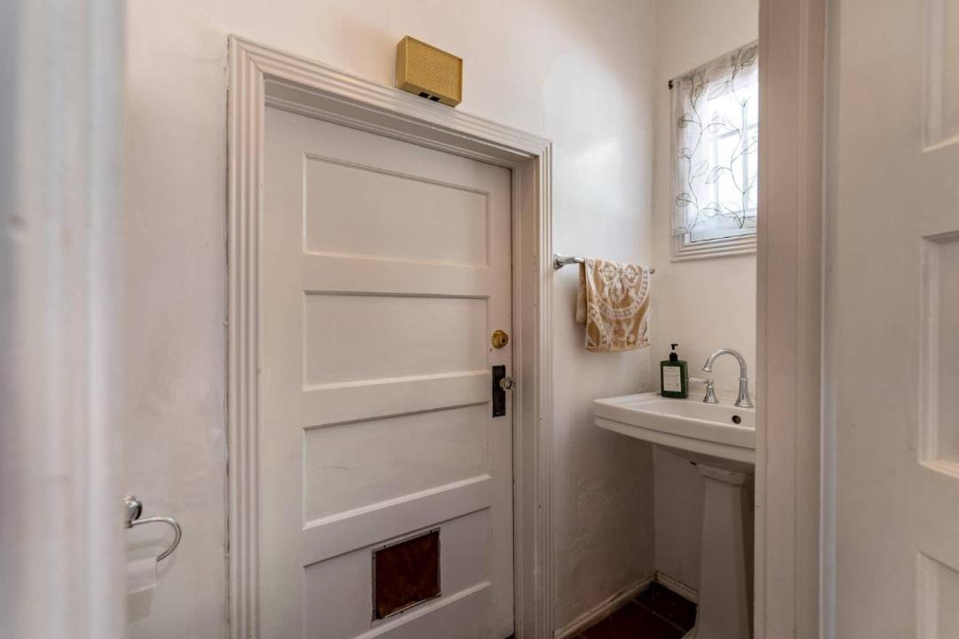 Photo of Bathroom in Los Angeles