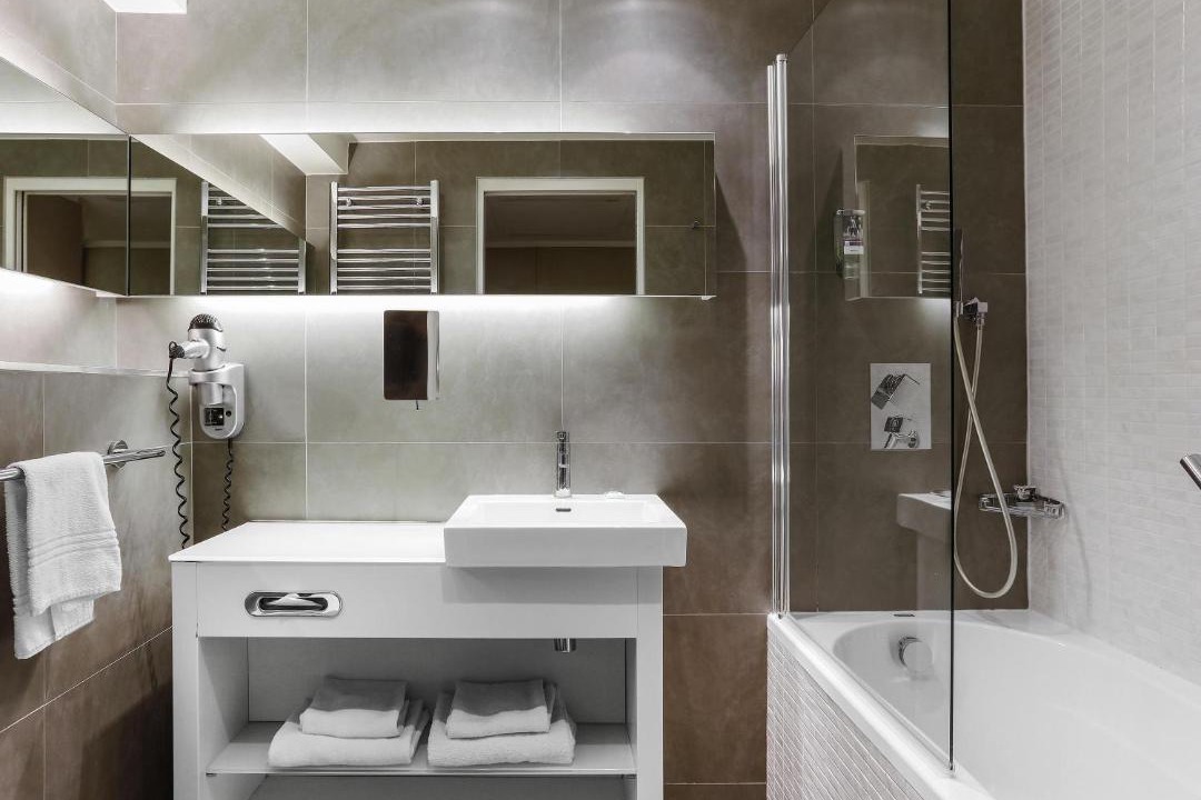 Photo of Bathroom in Saint-Lambert