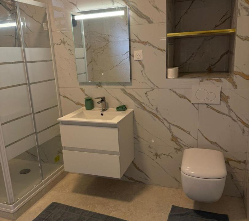 Photo of Bathroom in Rocquencourt