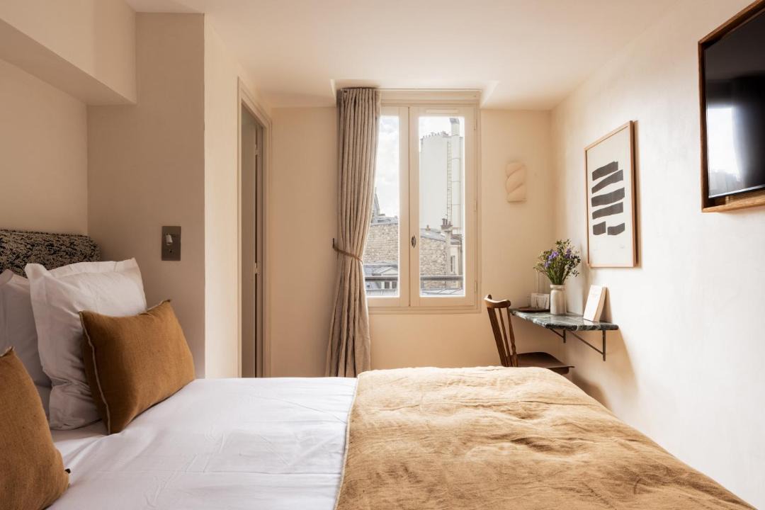 Photo of Others in Montparnasse