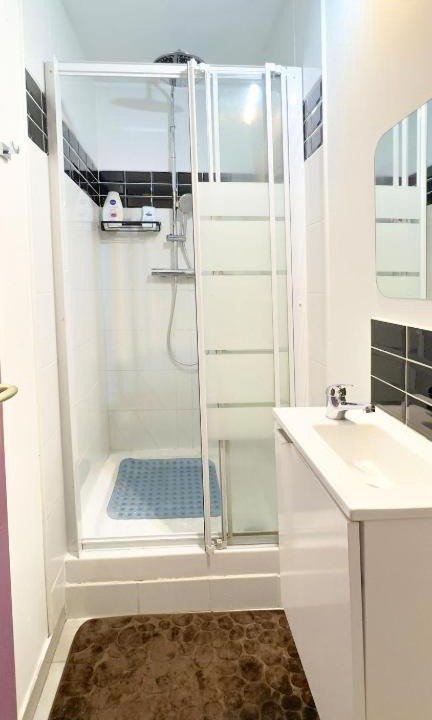 Photo of Bathroom in Antony