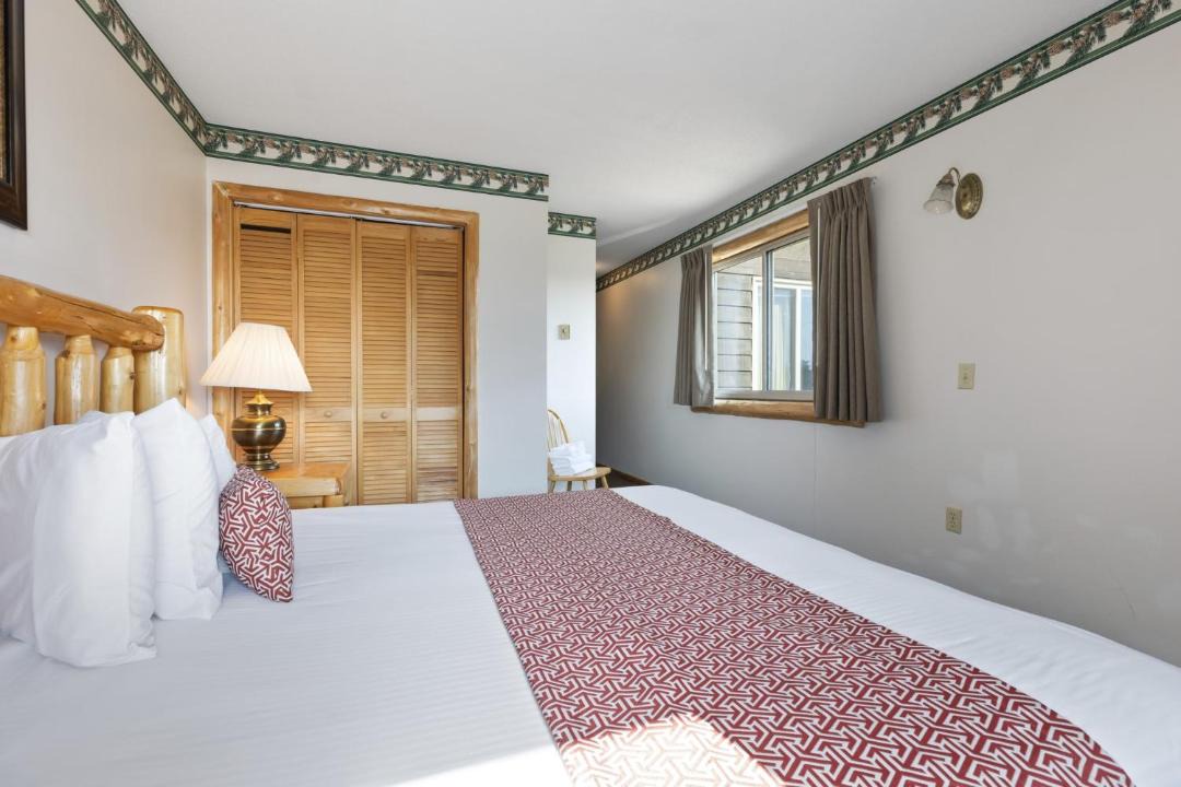 Photo of Bedroom in Breezy Point