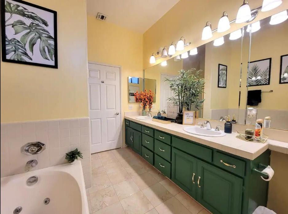 Photo of Bathroom in Pico - Robertson