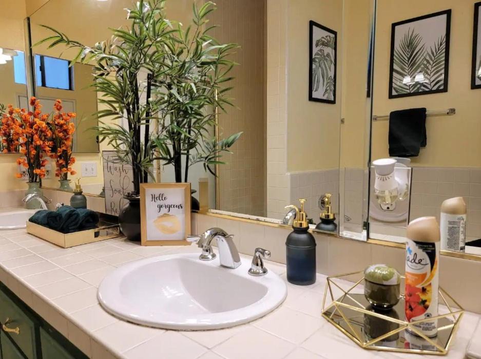 Photo of Bathroom in Pico - Robertson