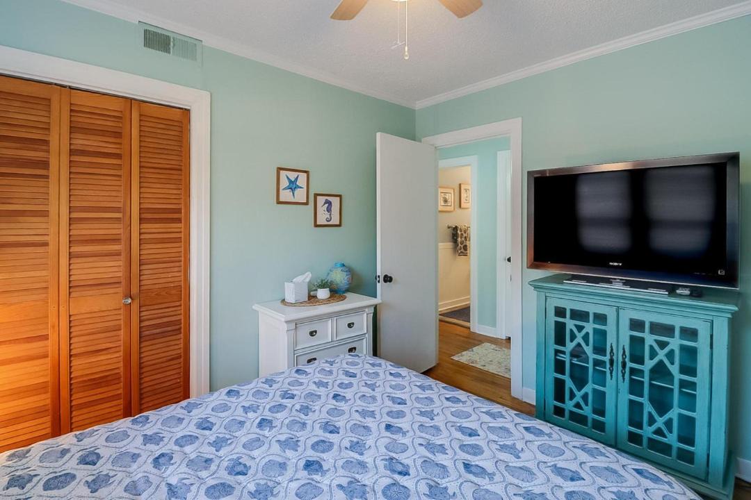 Photo of Bedroom in Long Beach