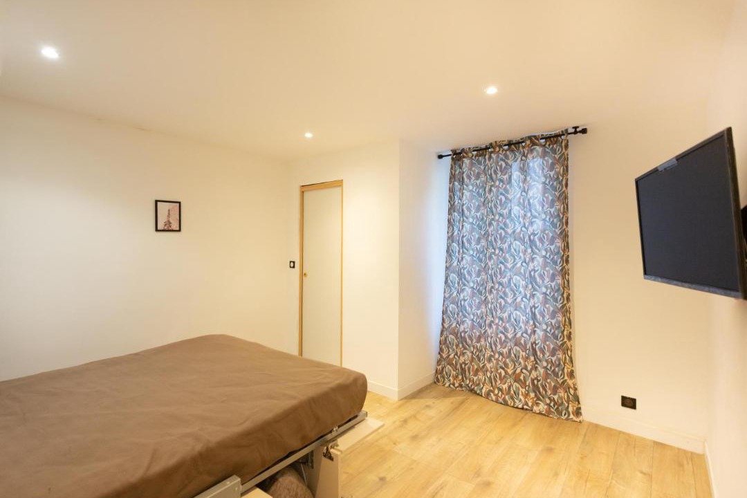 Photo of Bedroom in 15th Arrondissement