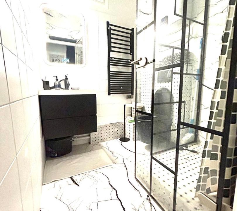 Photo of Bathroom in Saint-Lambert