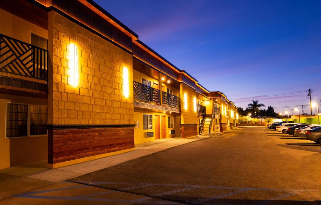 Photo of Others in Paramount