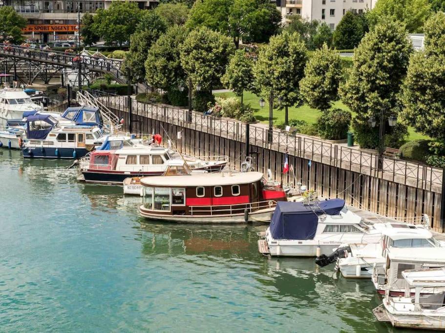 Photo of Others in Le Port sous la Lune