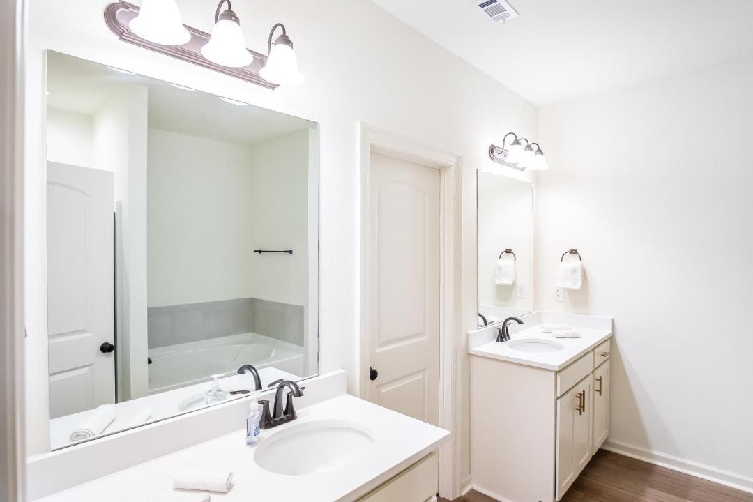 Photo of Bathroom in Highlands - Perkins