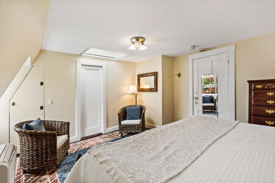 Photo of Bedroom in Top of the Hill