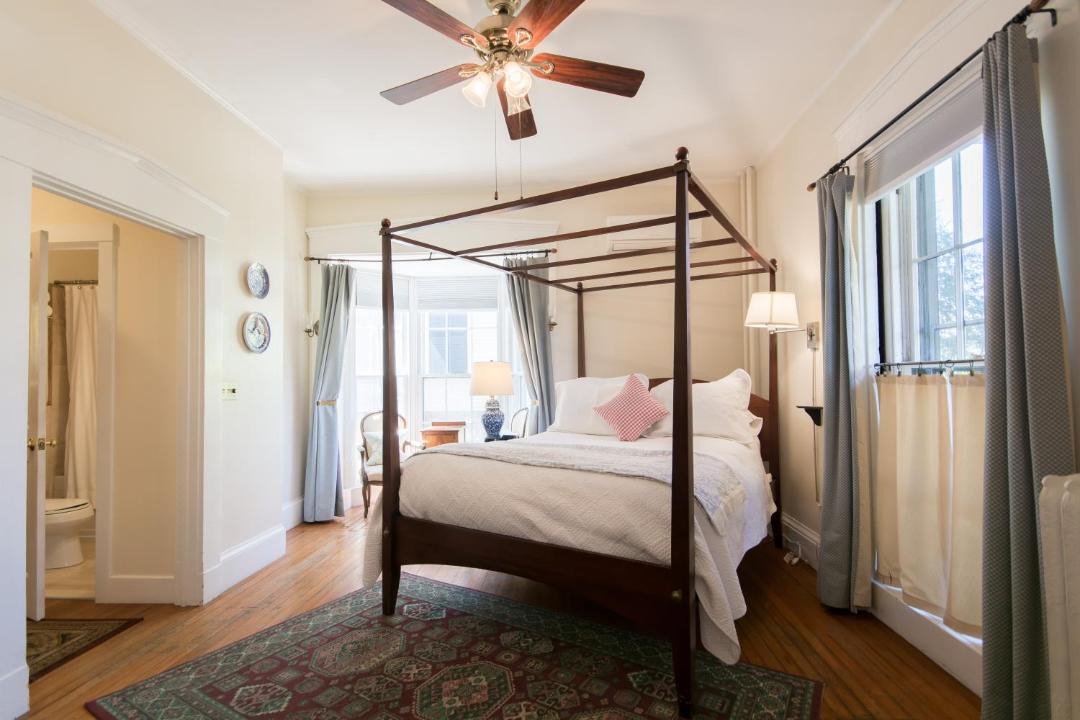 Photo of Bedroom in Top of the Hill