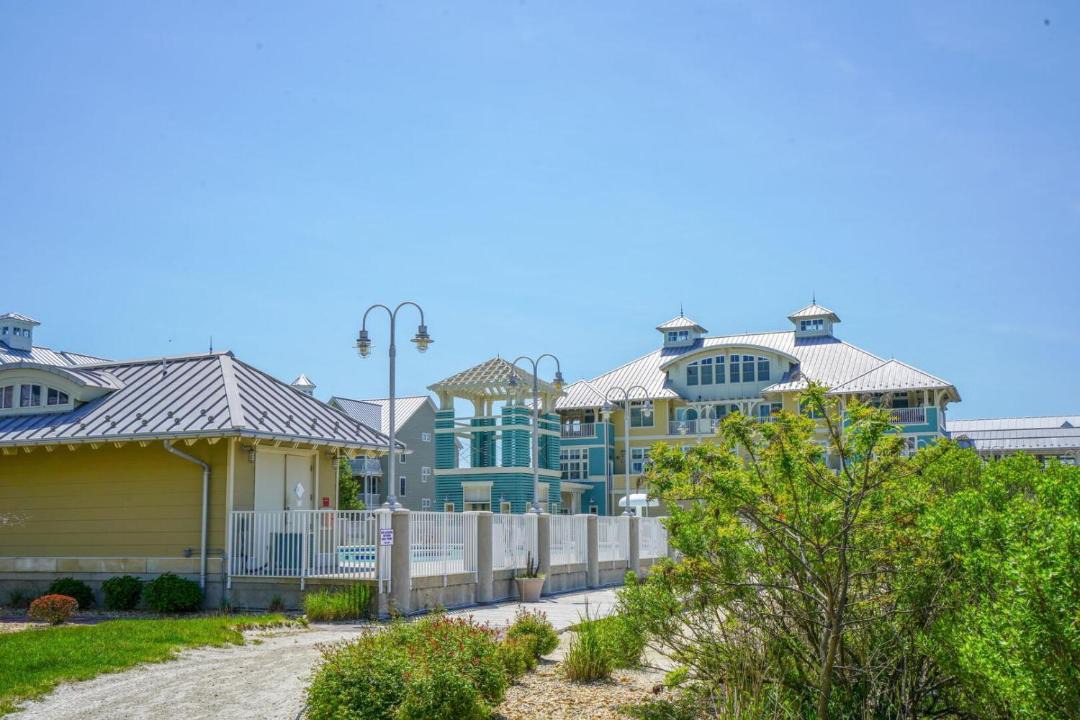 Photo of Others in Sunset Island