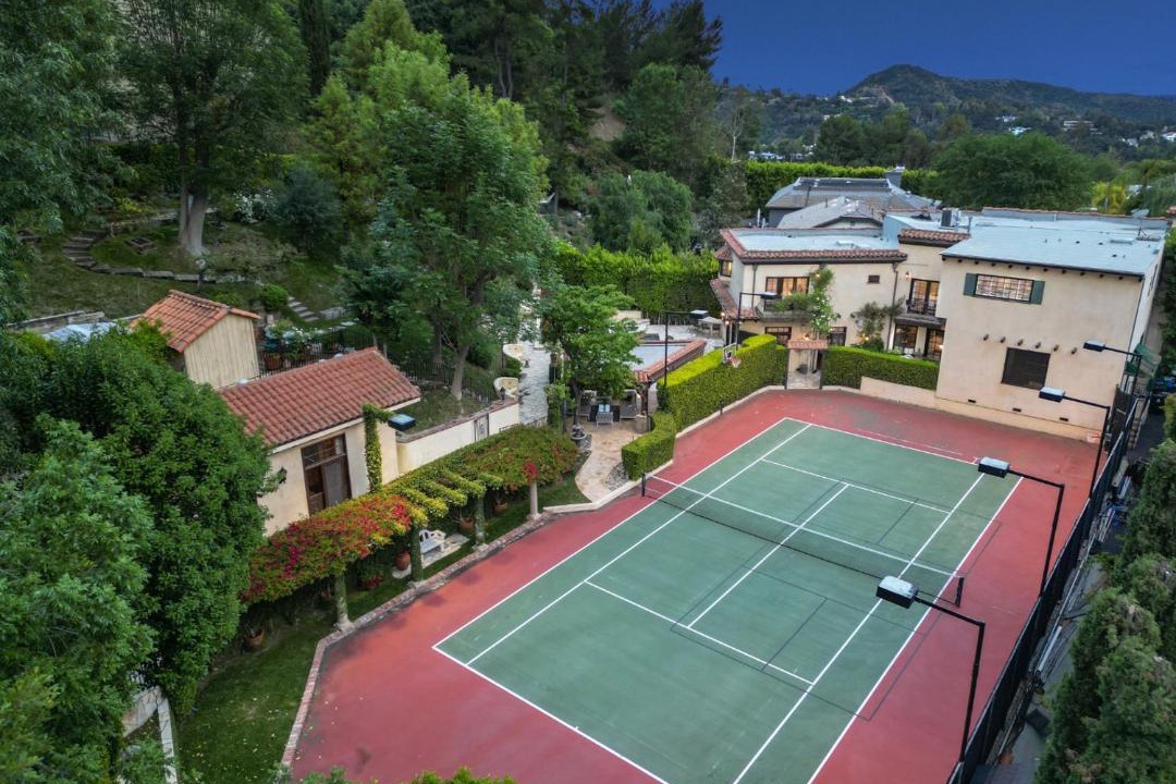Photo of Others in Beverly Hills