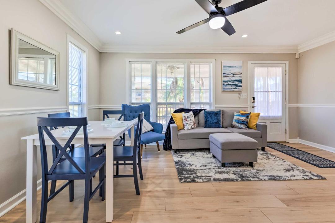 Photo of Livingroom in Long Beach