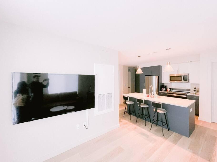 Photo of Livingroom in Boston