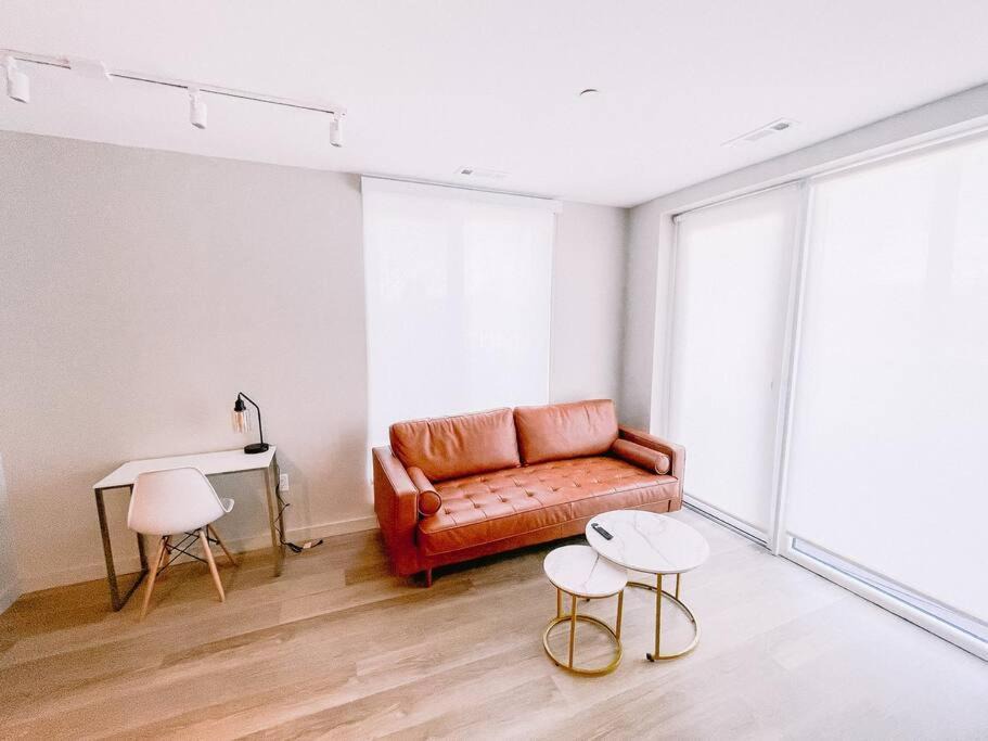 Photo of Livingroom in Boston