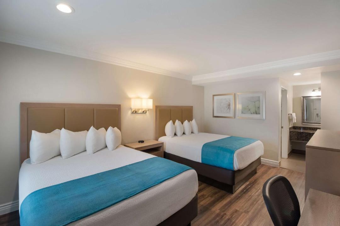 Photo of Bedroom in Woodland Hills