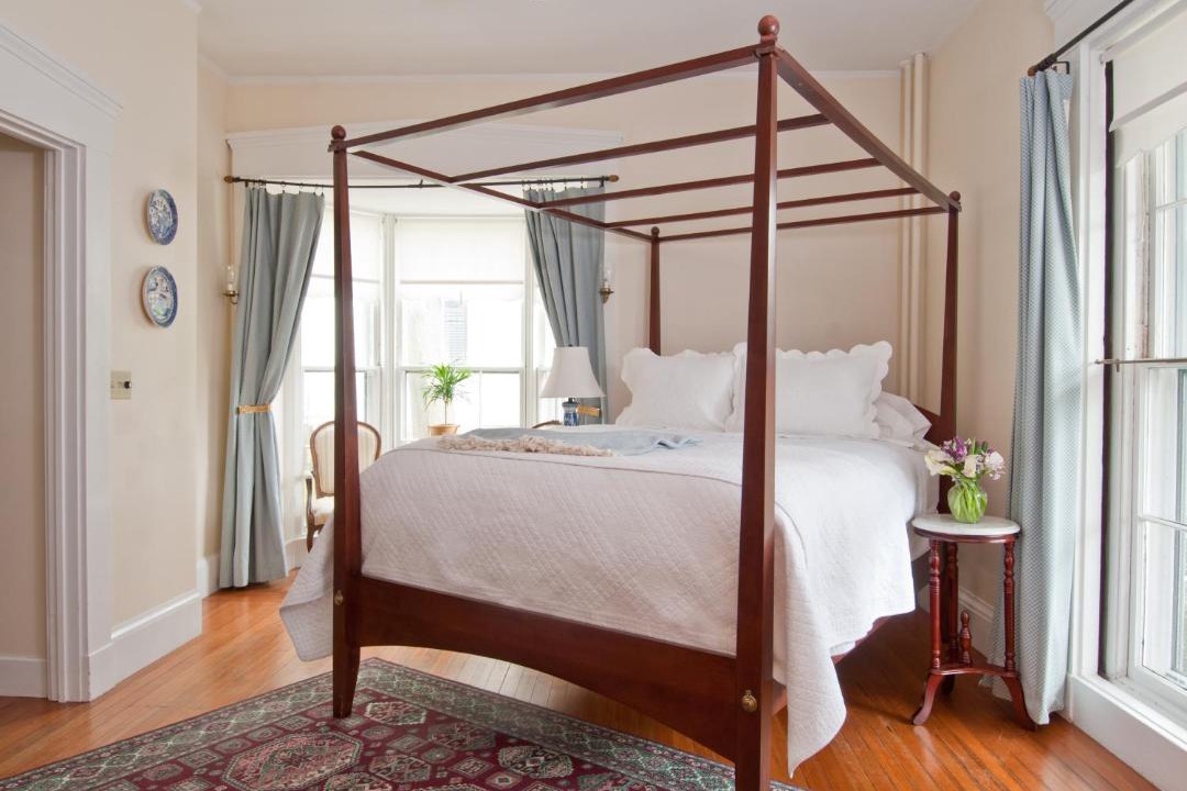 Photo of Bedroom in Top of the Hill