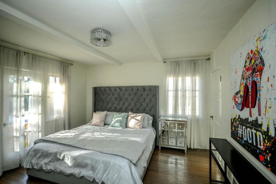Photo of Bedroom in Beverly Grove