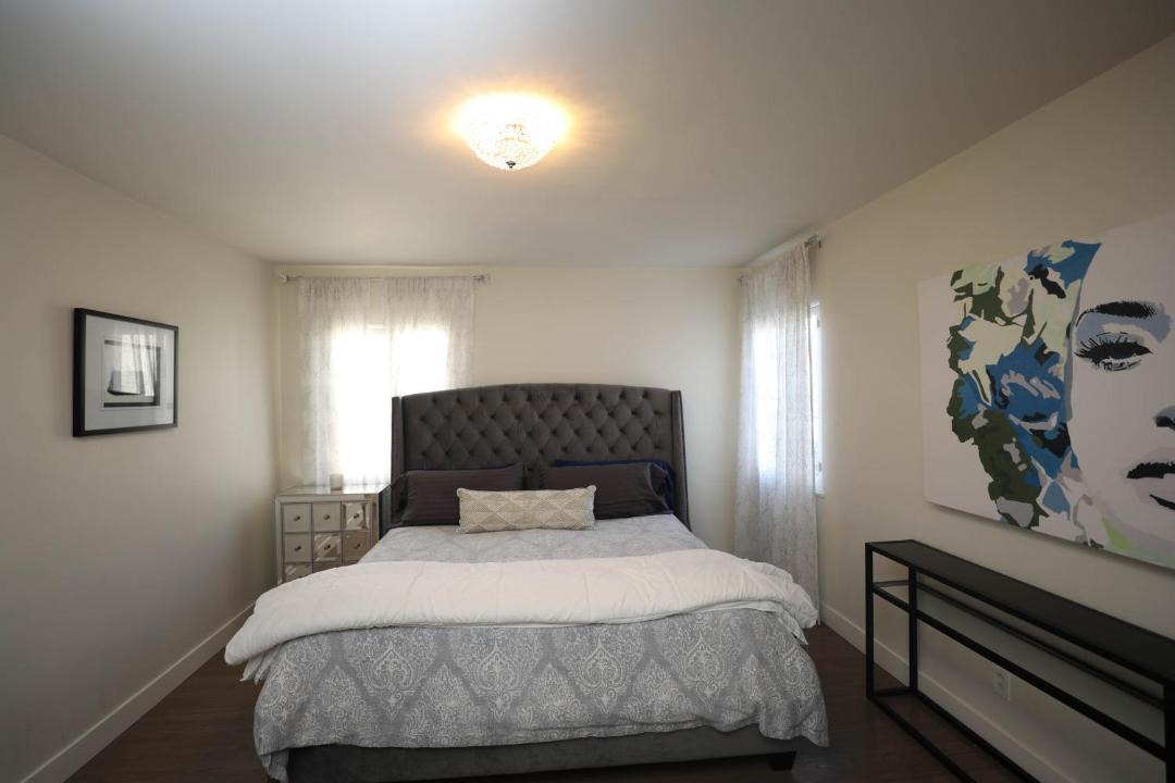 Photo of Bedroom in Beverly Grove