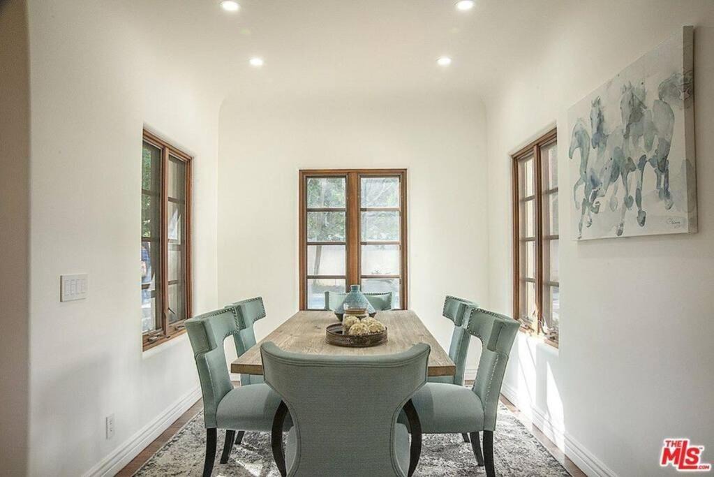 Photo of Livingroom in Hollywood Heights