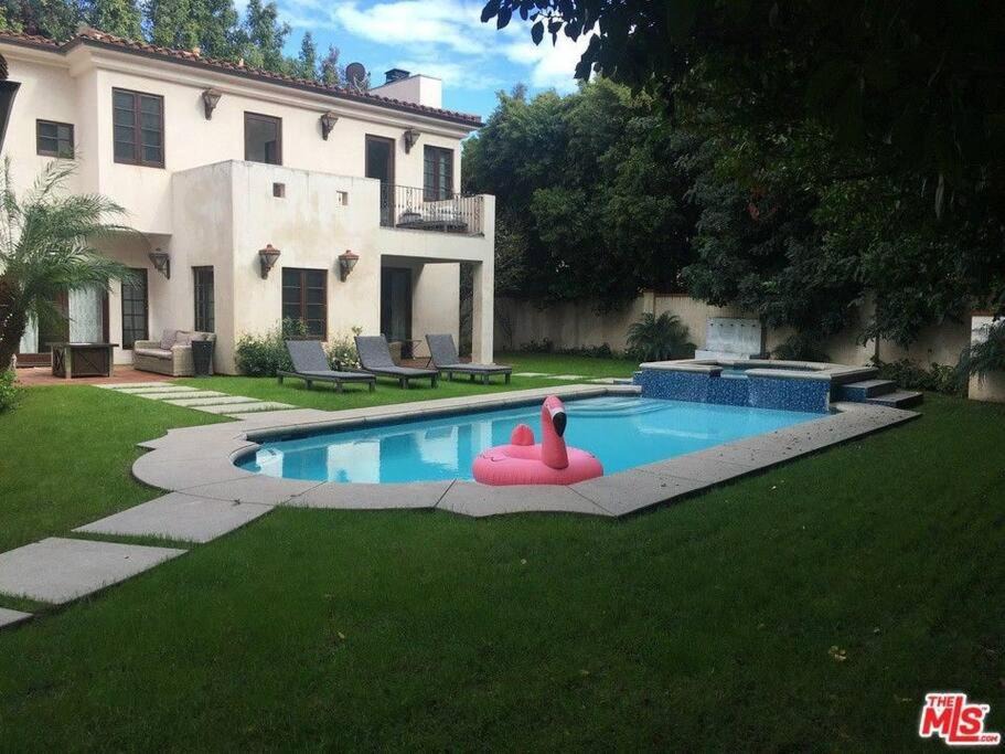 Photo of Outdoor in Hollywood Heights
