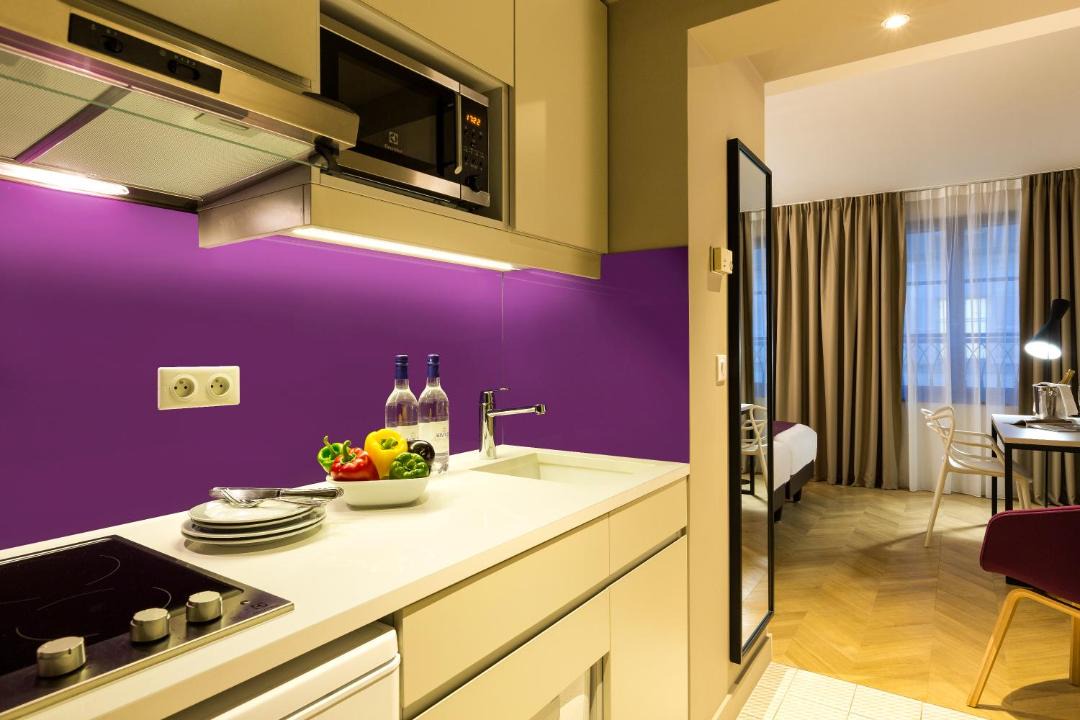 Photo of Others in Vivienne