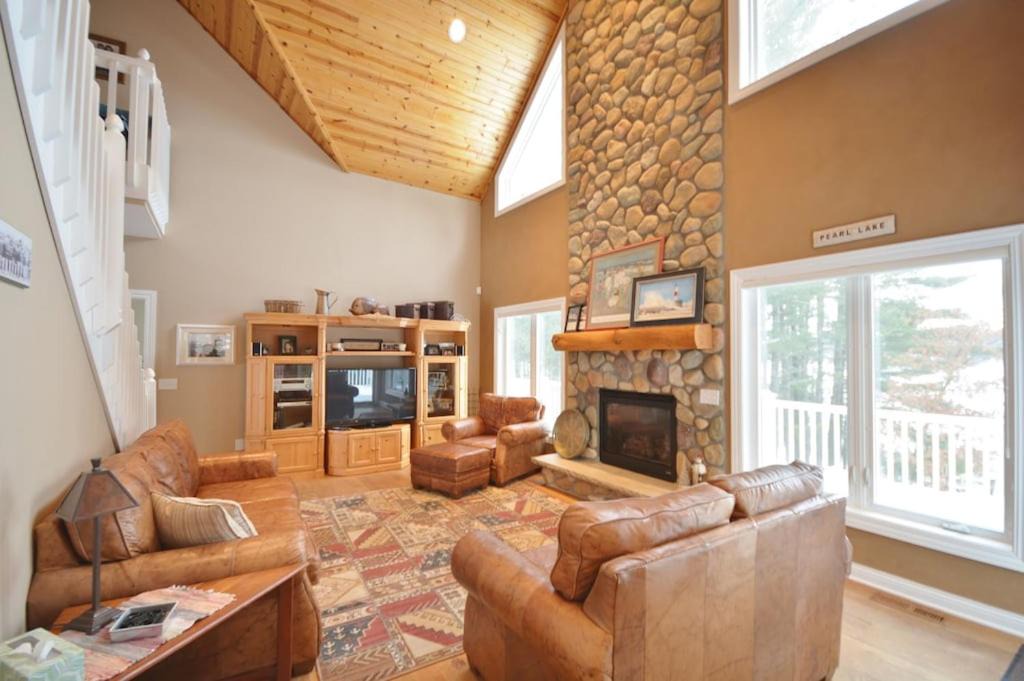Photo of Livingroom in Redgranite