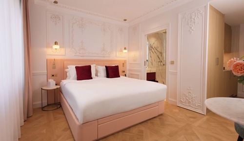 Superior Studio, 1 Queen Bed, Non Smoking