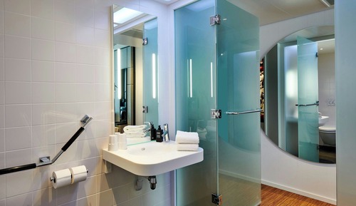 Room, 1 King Bed (Mobility Accessible, Roll-In Shower)